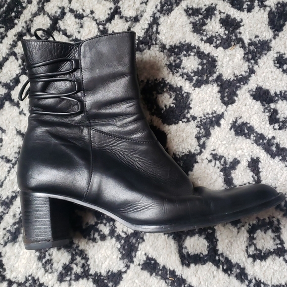 Vintage Shoes - Italian Made black leather booties